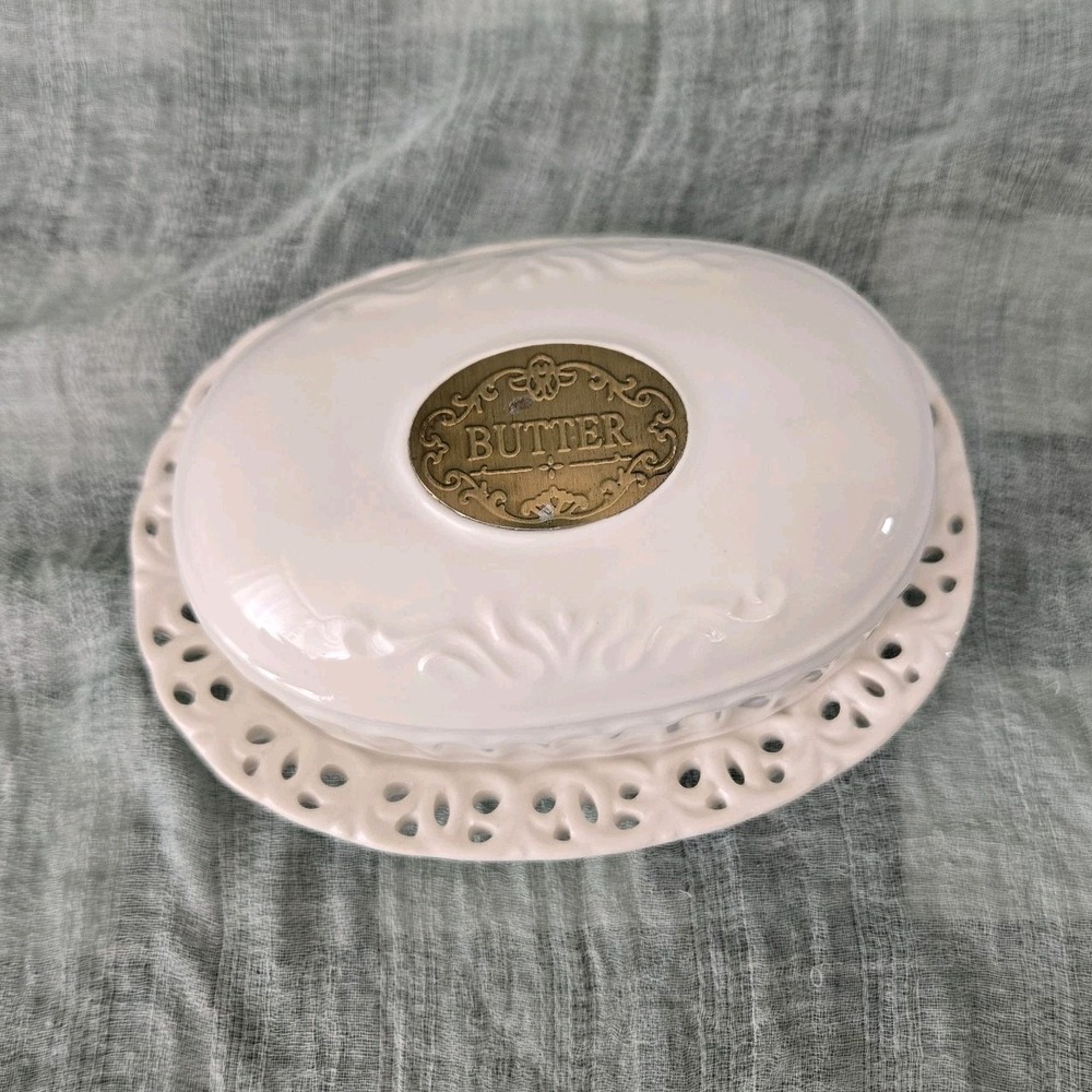 THL Intricate Trim Cutout Design Petite White Oval Butter Dish With Lid